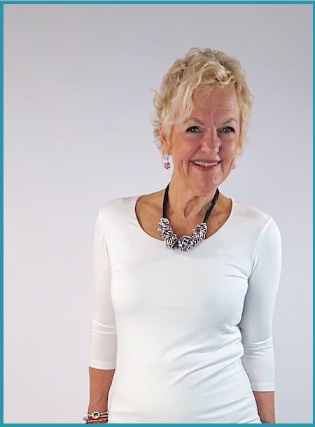 Lousje's Corner- Wonderful White