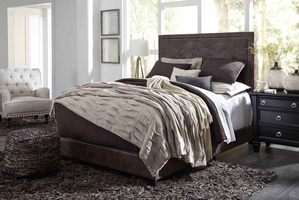 Dolante QUEEN UPHOLSTERED BED- B130-281- Brown - HVL ...