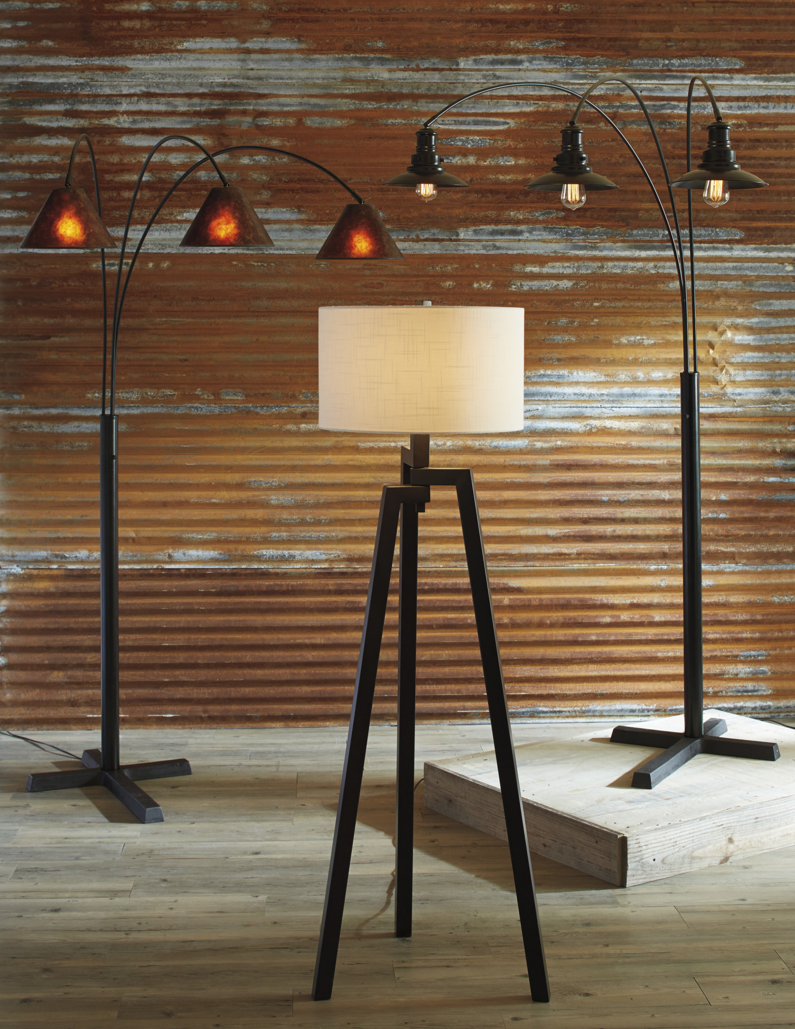 Signature Design Sheriel, Metal Arc Lamp, Black, L725059 ... Signature Design Sheriel, Metal Arc Lamp, Black, L725059 ...