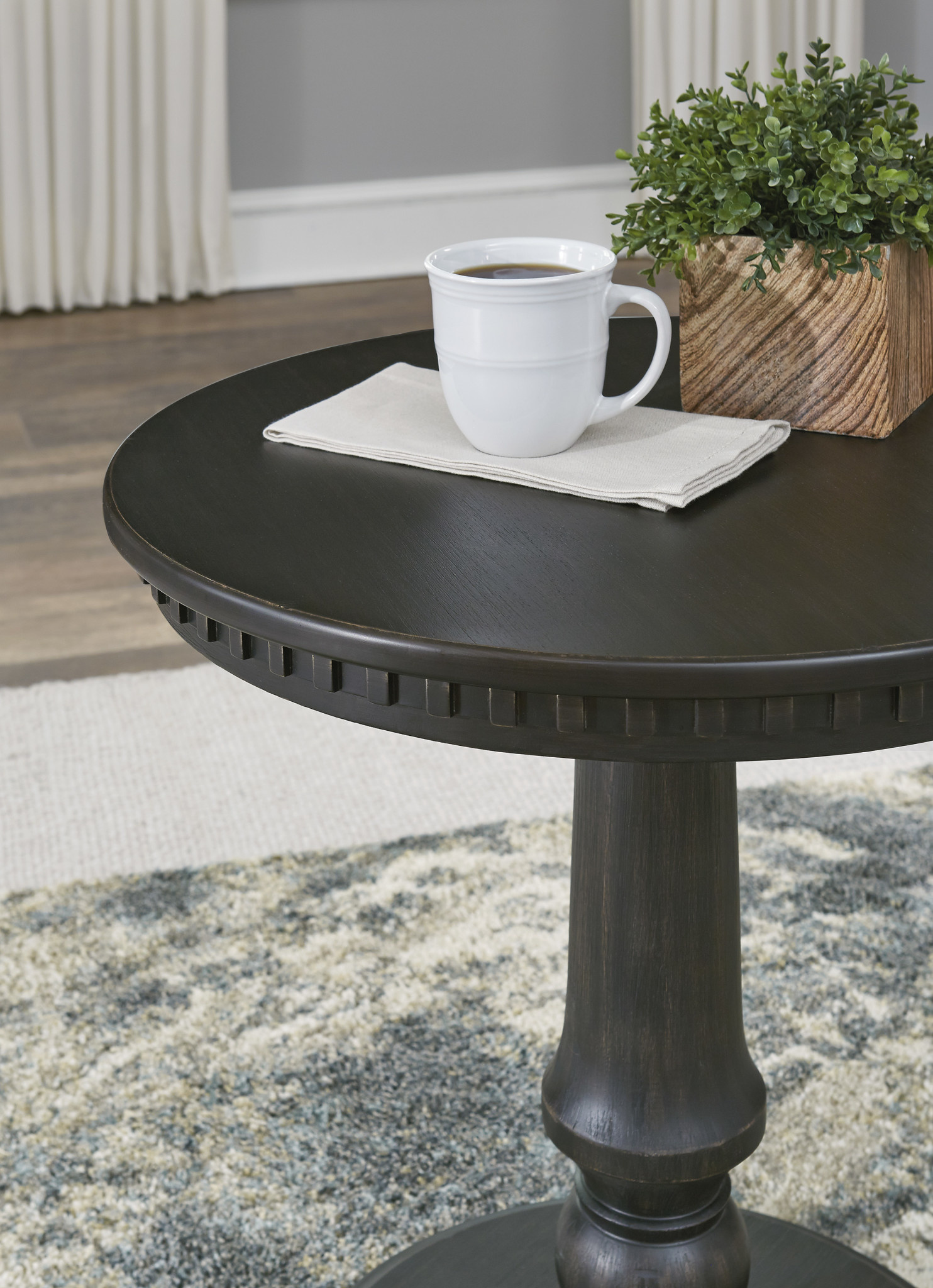 Signature Design "Miniore"- Round End Table- Black T960-6