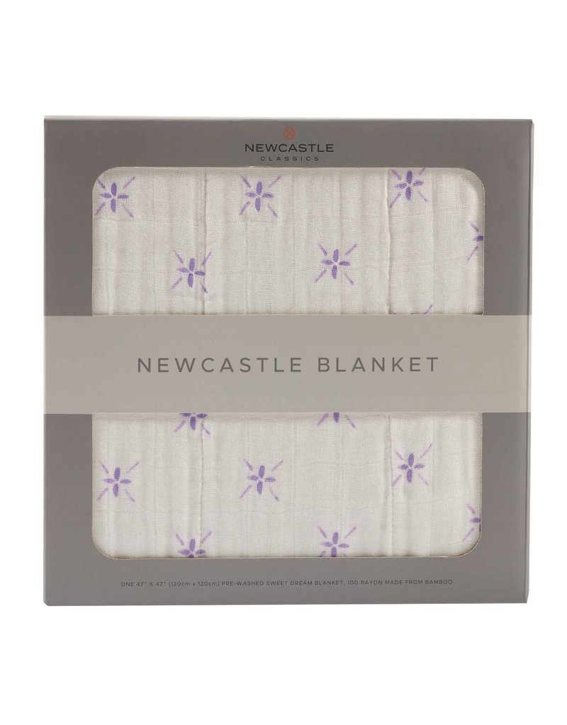 Newcastle Watercolor Star and White Newcastle Blanket
