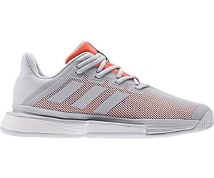 grey tennis shoes