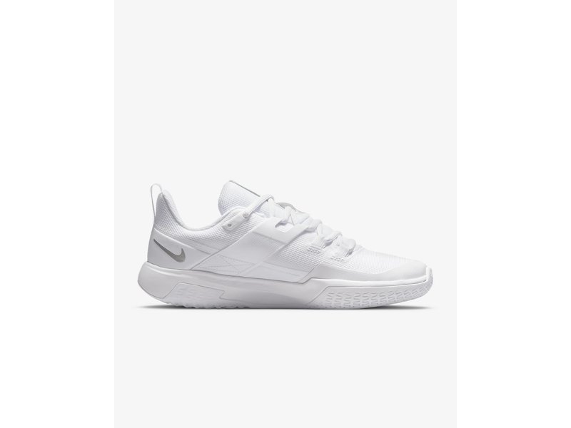 nike women's vapor lite tennis shoes white and metallic silver