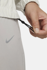 Nike Nike Women's Storm-FIT Swift Running Jacket Pale Ivory