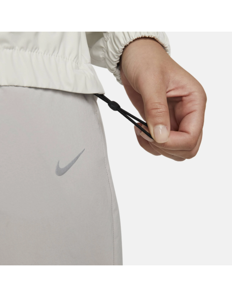 Nike Nike Women's Storm-FIT Swift Running Jacket Pale Ivory