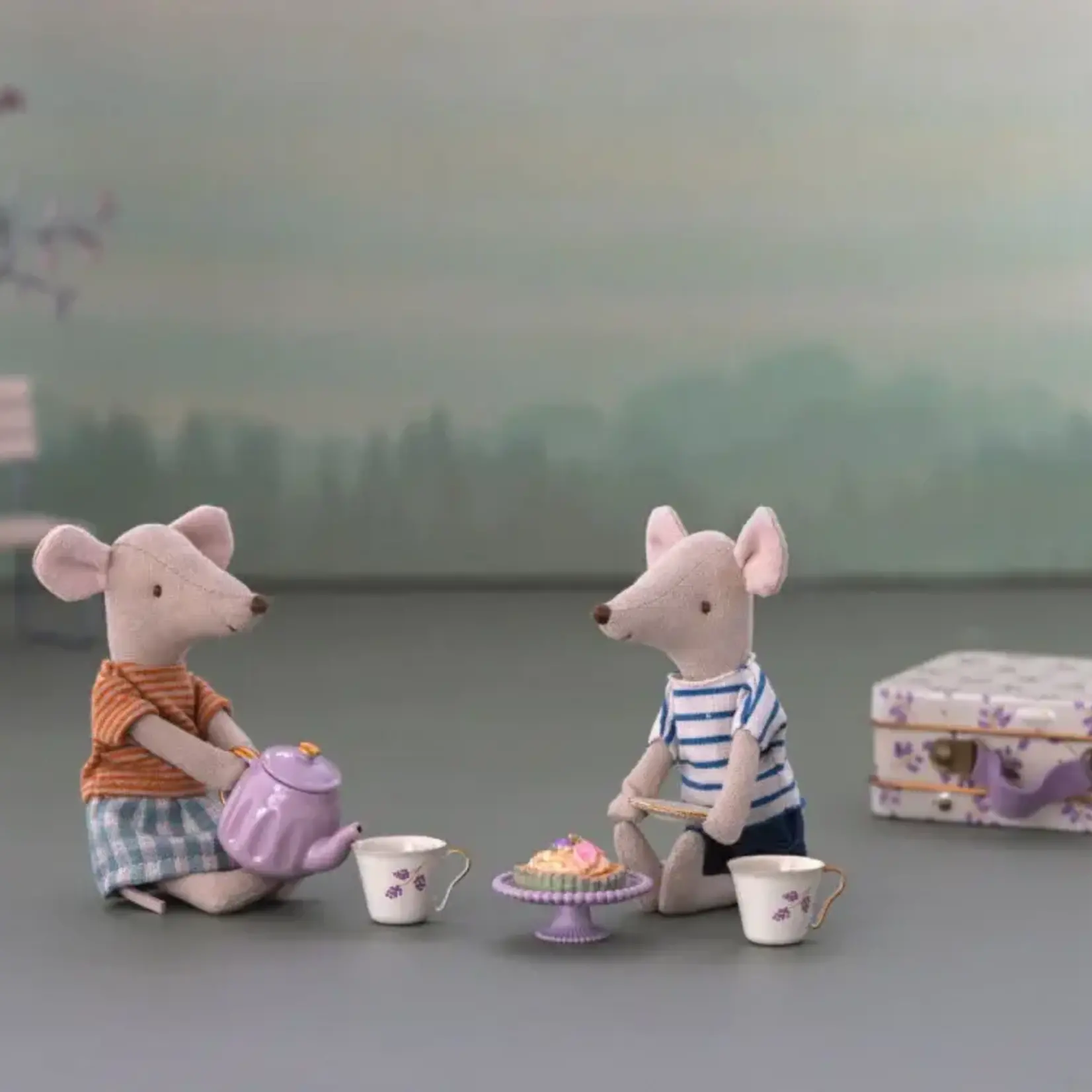 Maileg Afternoon Treat, Mouse | Purple Madelaine
