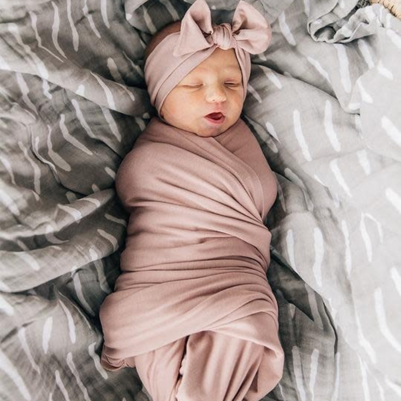 Mebie Baby Bamboo Stretch Swaddle - Dusty Rose