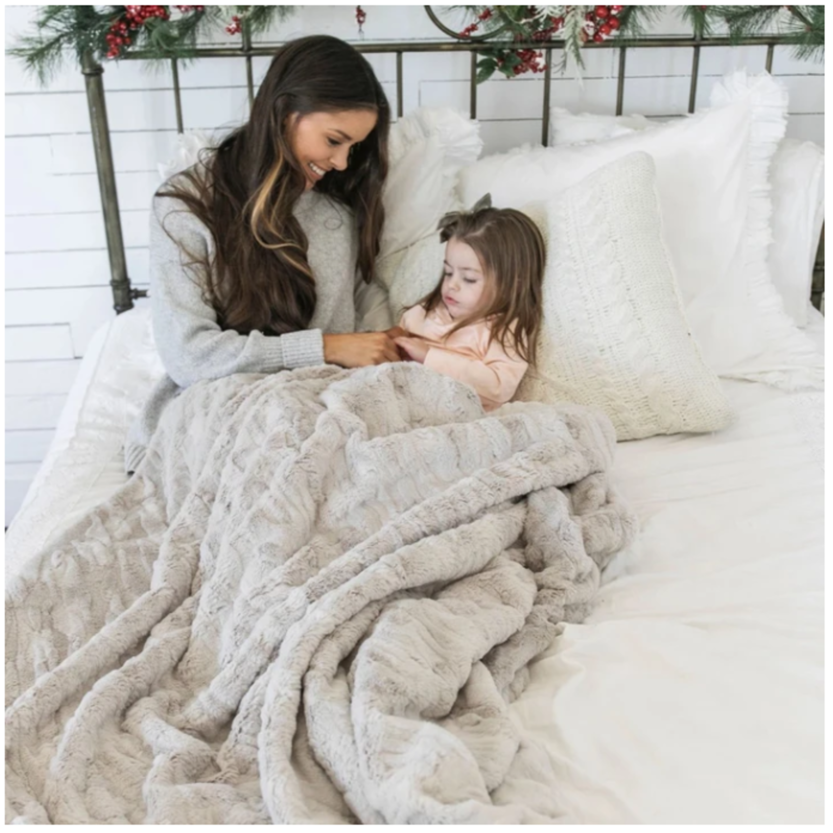 Saranoni Throw Blankets Lush | Feather