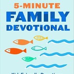 Sourcebooks 5-Minute Family Devotional