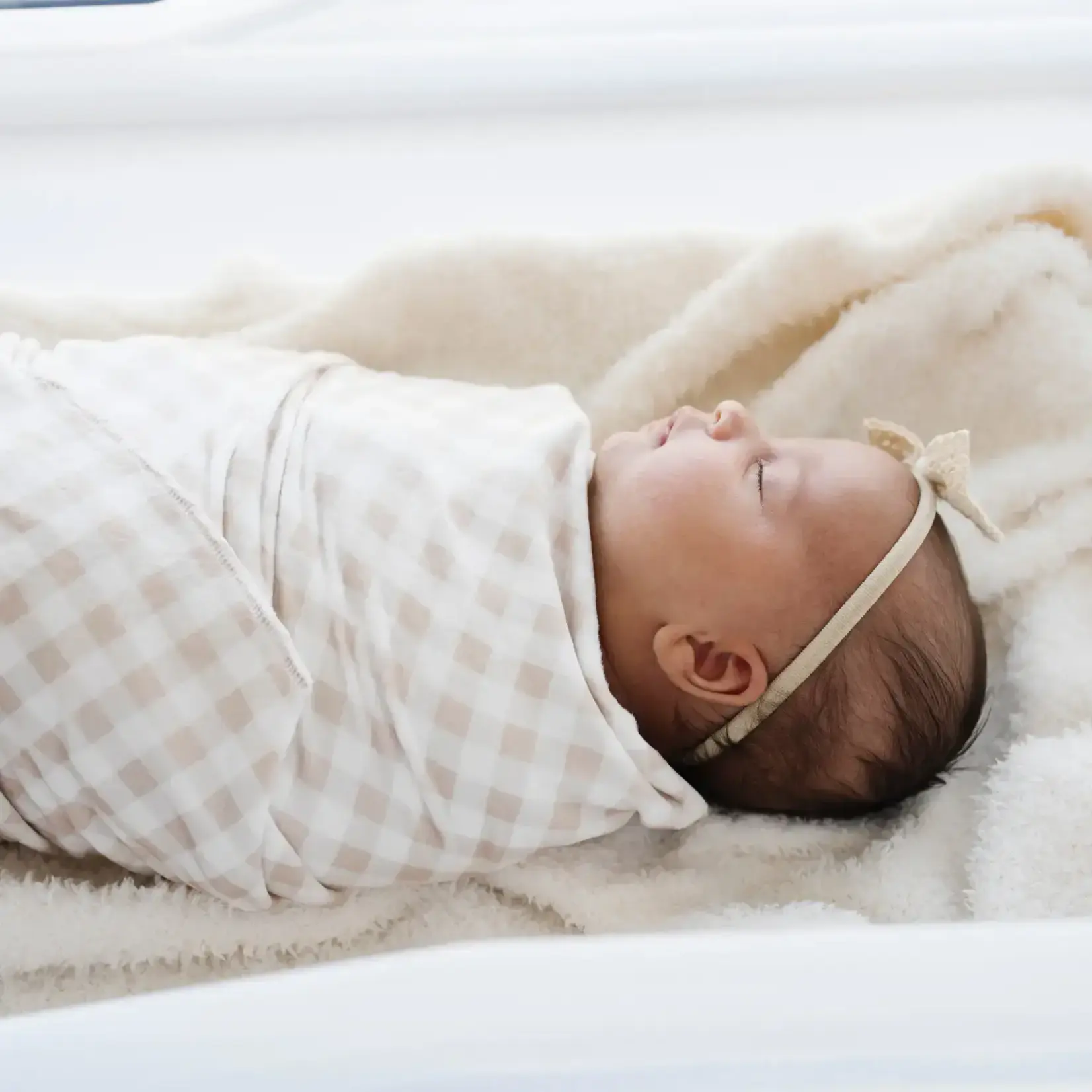 Saranoni Minky Stretch Swaddle -  Gingham