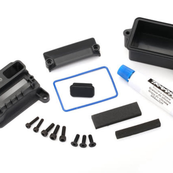 Traxxas Box, receiver (sealed)/ wire cover/ foam pads/ silicone grease/ 2.5x10 CS (2)/ 3x15 CCS (3)