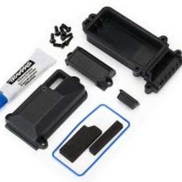 Traxxas Box, receiver (sealed)/ wire cover/ foam pads/ silicone grease/ 3x8 BCS (5)/ 2.5x8 CS (2)
