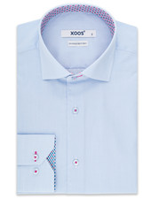 XOOS Men's light blue dress shirt blue and pink patterned lining and colored buttons (Double Twisted)