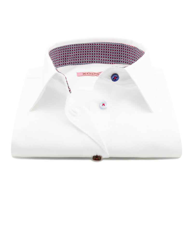 XOOS WOMEN'S white shirt with blue and red patterned lining and matching colored buttons