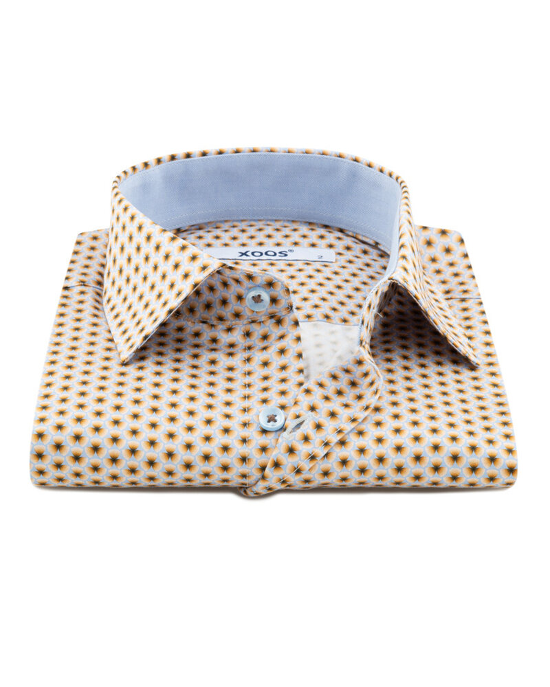 XOOS Spring men's shirt with printed yellow clover motifs and sky blue lining