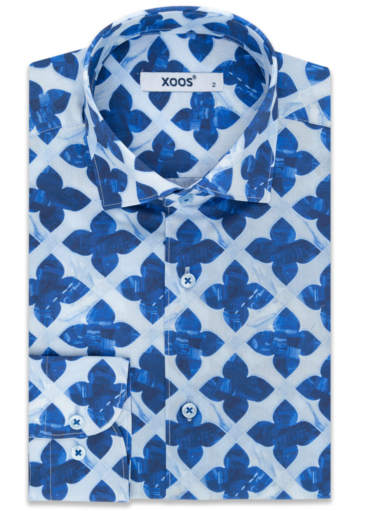 Men s shirt with blue clover print XOOS.CA