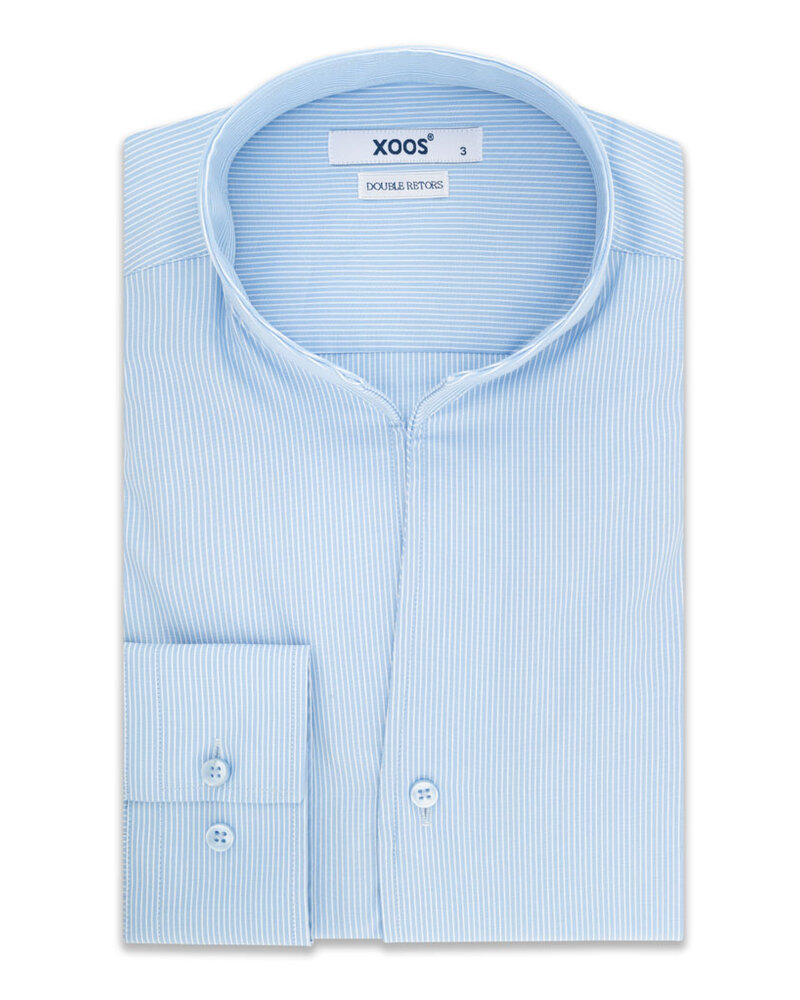 XOOS Chemise homme bleu ciel à très fines rayures blanches et col droit ouvert (Double Retors)