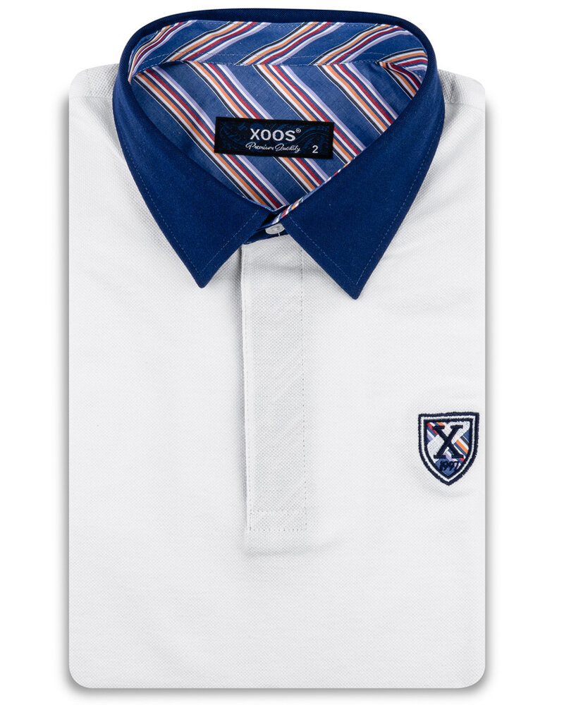 XOOS White short-sleeve polo with navy shirt collar and orange striped lining