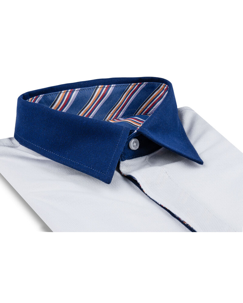 XOOS Polo manches courtes blanc à col de chemise marine et doublure bayadère orange