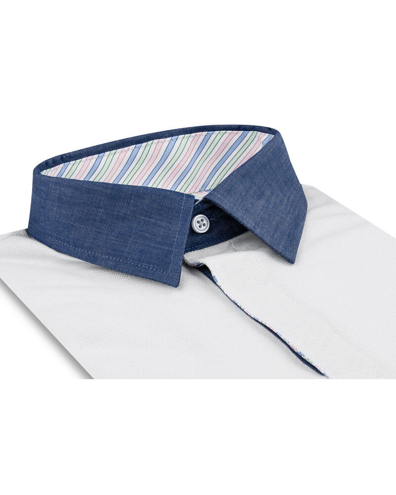 XOOS White short-sleeve polo with navy shirt collar and pink and pistachio striped lining