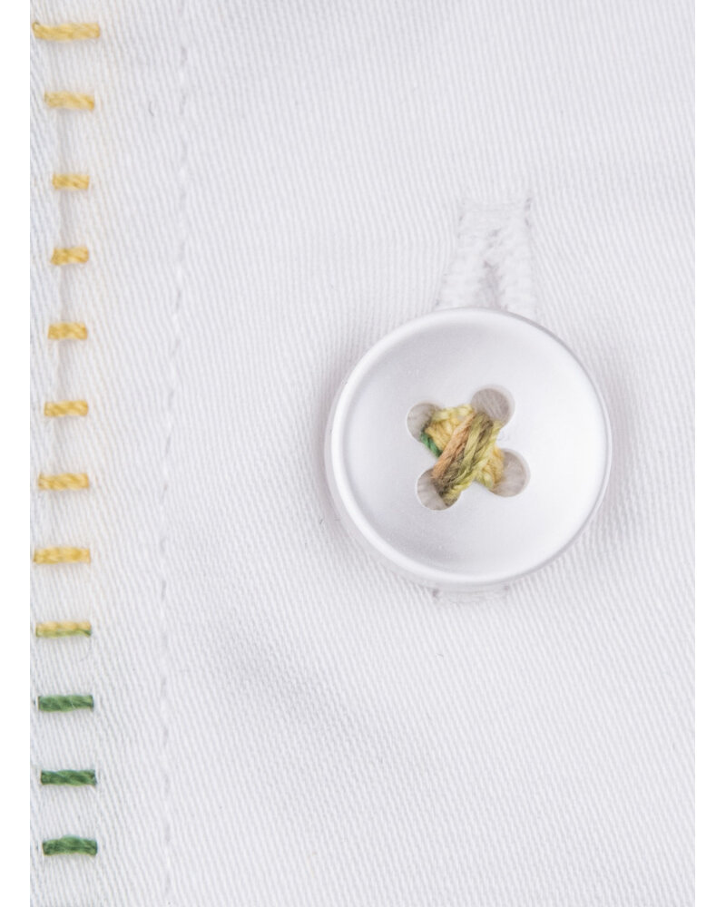 XOOS Men’s white de Ville Collar shirt with multicolor floral contrast lining and topstitching