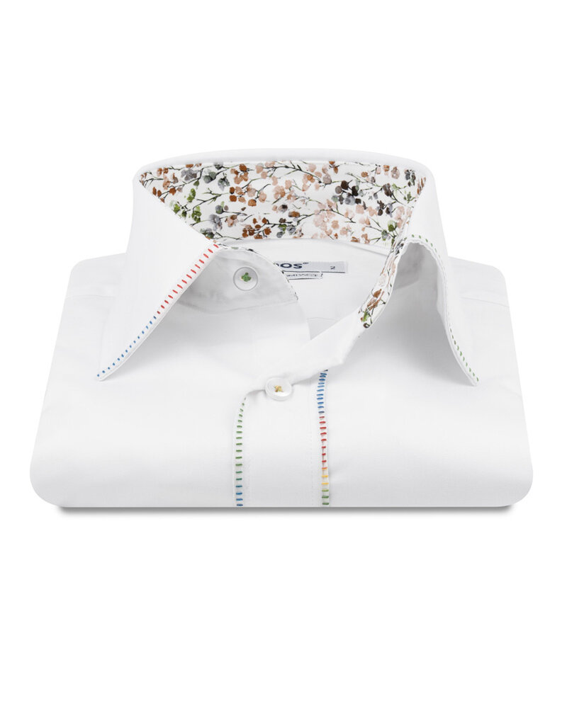 XOOS Men’s white de Ville Collar shirt with multicolor floral contrast lining and topstitching