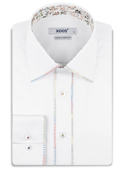 XOOS Men’s white de Ville Collar shirt with multicolor floral contrast lining and topstitching