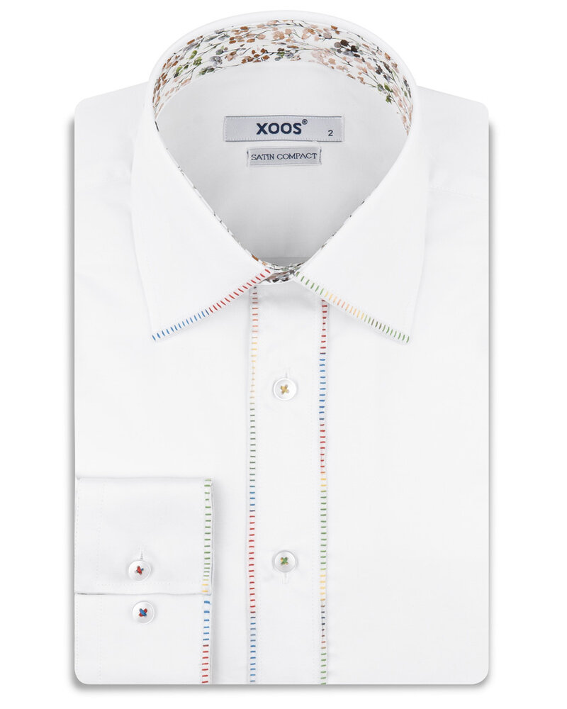 XOOS Chemise homme blanche à col de Ville doublure florale et surpriqûre multicolore