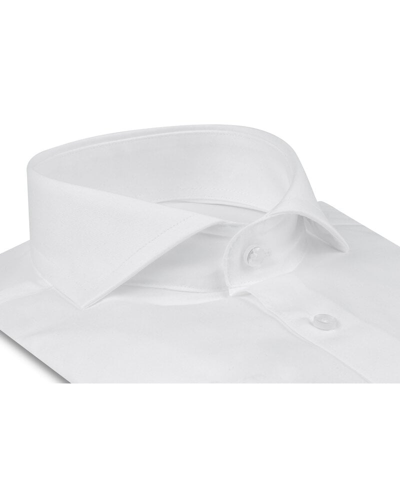 XOOS Men’s white shirt with Full Spread collar and French cuffs