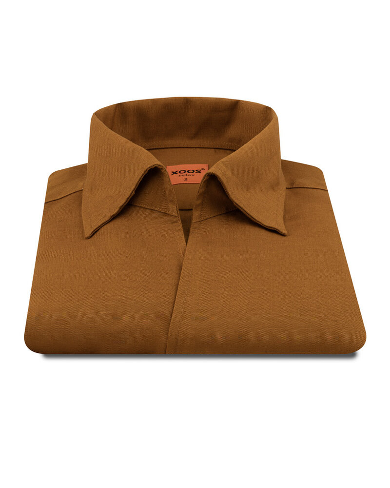 XOOS Men’s rust-colored shirt with soft collar