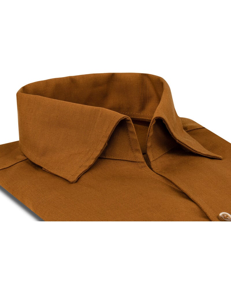 XOOS Men’s rust-colored shirt with soft collar