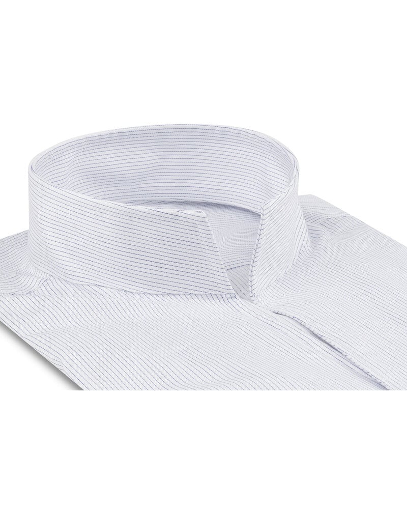 XOOS Chemise homme blanche à fines rayures navy et col droit ouvert