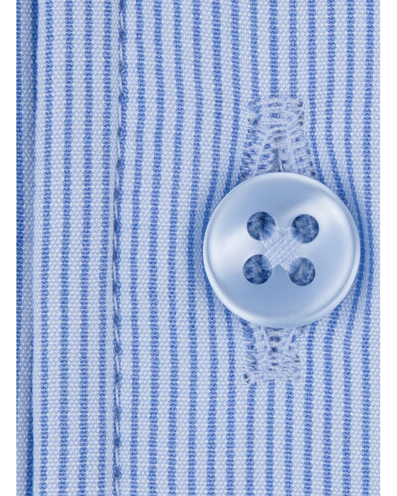 XOOS Chemise homme bleue à fines rayures bleues et col droit ouvert