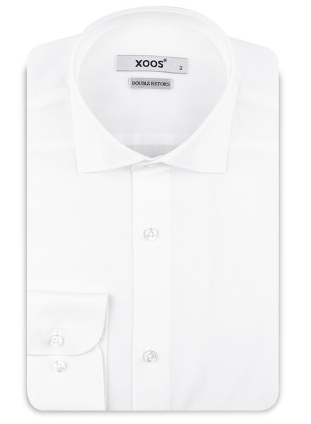 XOOS Men’s white twill shirt with a cutaway collar