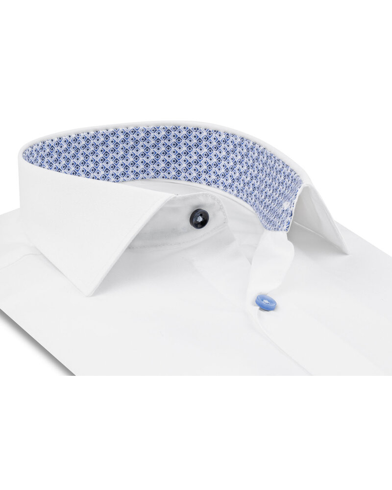 XOOS Chemise homme blanche à doublure ciel imprimée et boutons multicolores assortis (Double Retors)