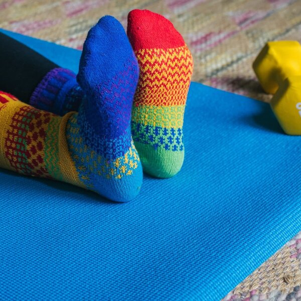 SOLMATE ADULT CREW SOCKS RAINBOW (ADT-CRW-RAINB)