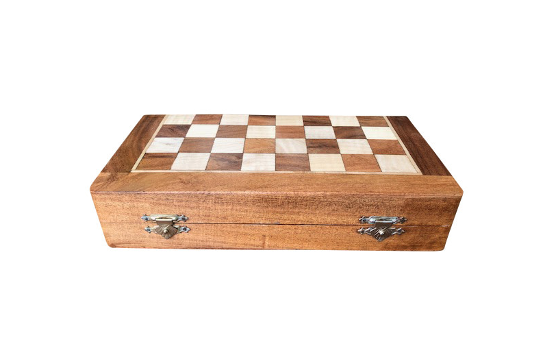 D'Netto Holdings Chess Set- Folding With Brass Clips (Medium)