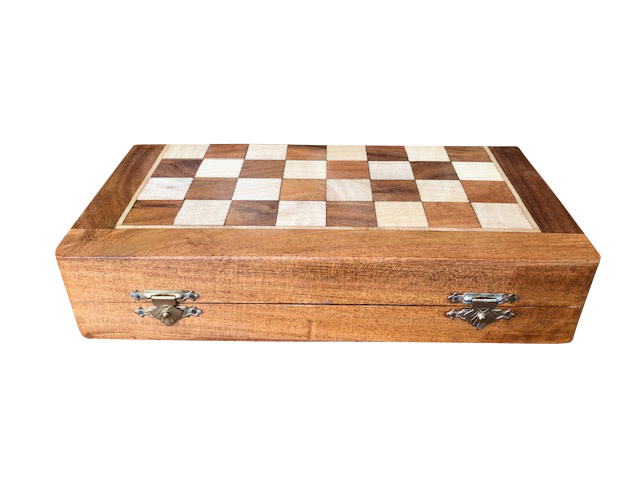 D'Netto Holdings Chess Set- Folding with Brass Clips (Large)