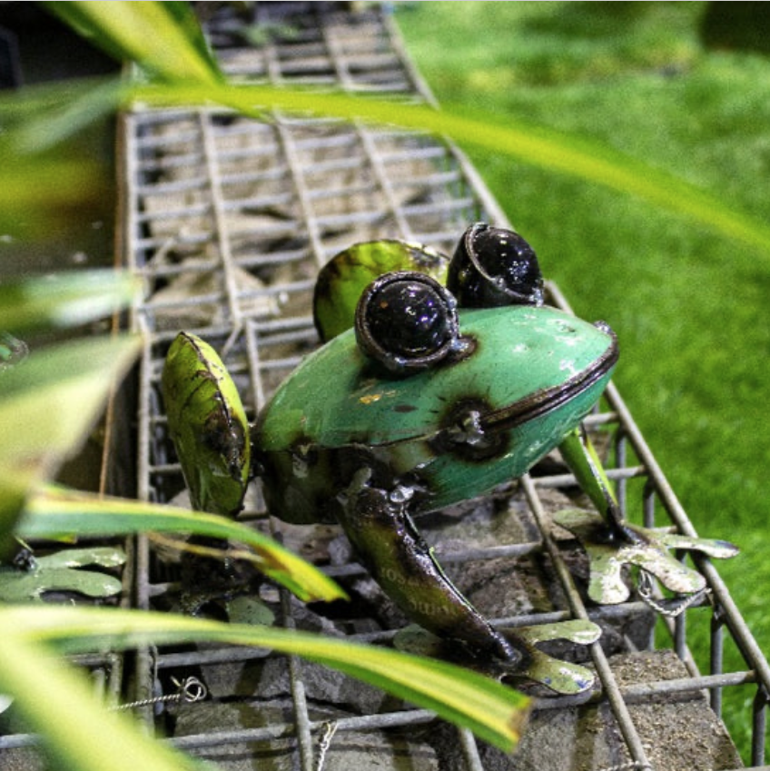 Think Outside Up Cycled Metal Frog - Small