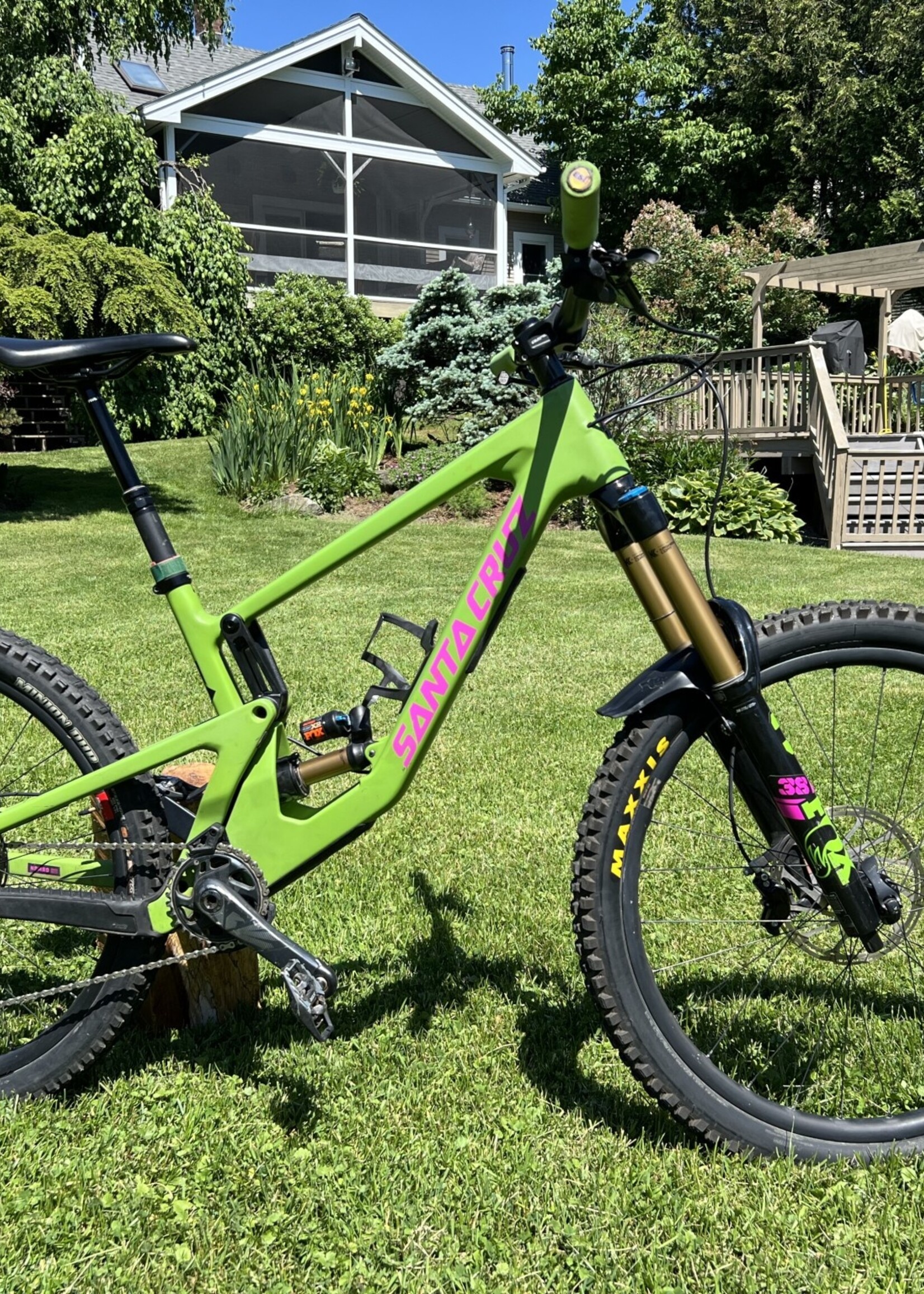 USED 2022 Santa Cruz Nomad CC Med X01 Eagle