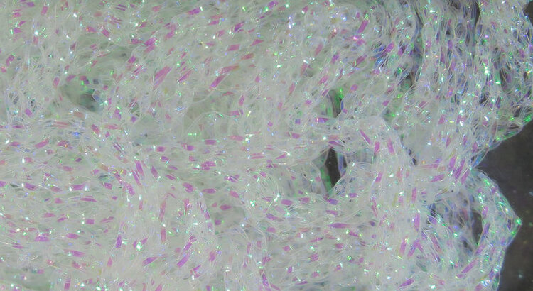 Hareline Dubbin DYED PEARL DIAMOND BRAID