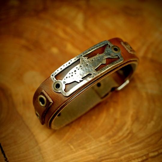 https://cdn.shoplightspeed.com/shops/607759/files/32393509/sight-line-provisions-lost-cast-bracelets.jpg