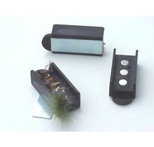 MAGNETIC FLY GUARD