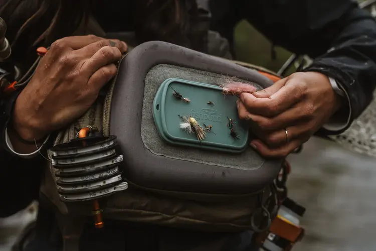 Fishpond FISHPOND TACKY GRANDE FLY DOCK- MAGPAD