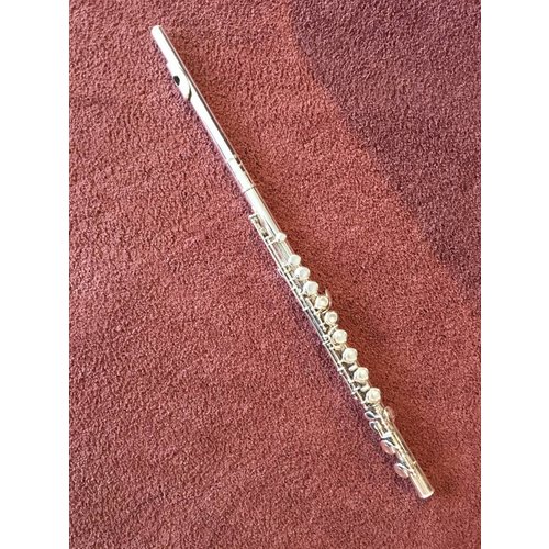 Pearl PF-501 Flute - PRE-OWNED Pearl PF-501 Flute - PRE-OWNED