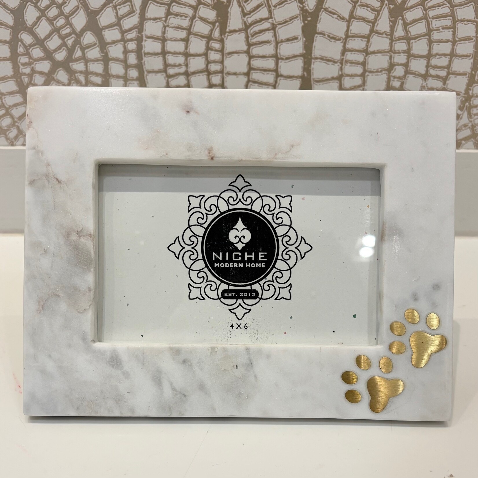 Marble 4x6 Frame with Gold Paw Prints