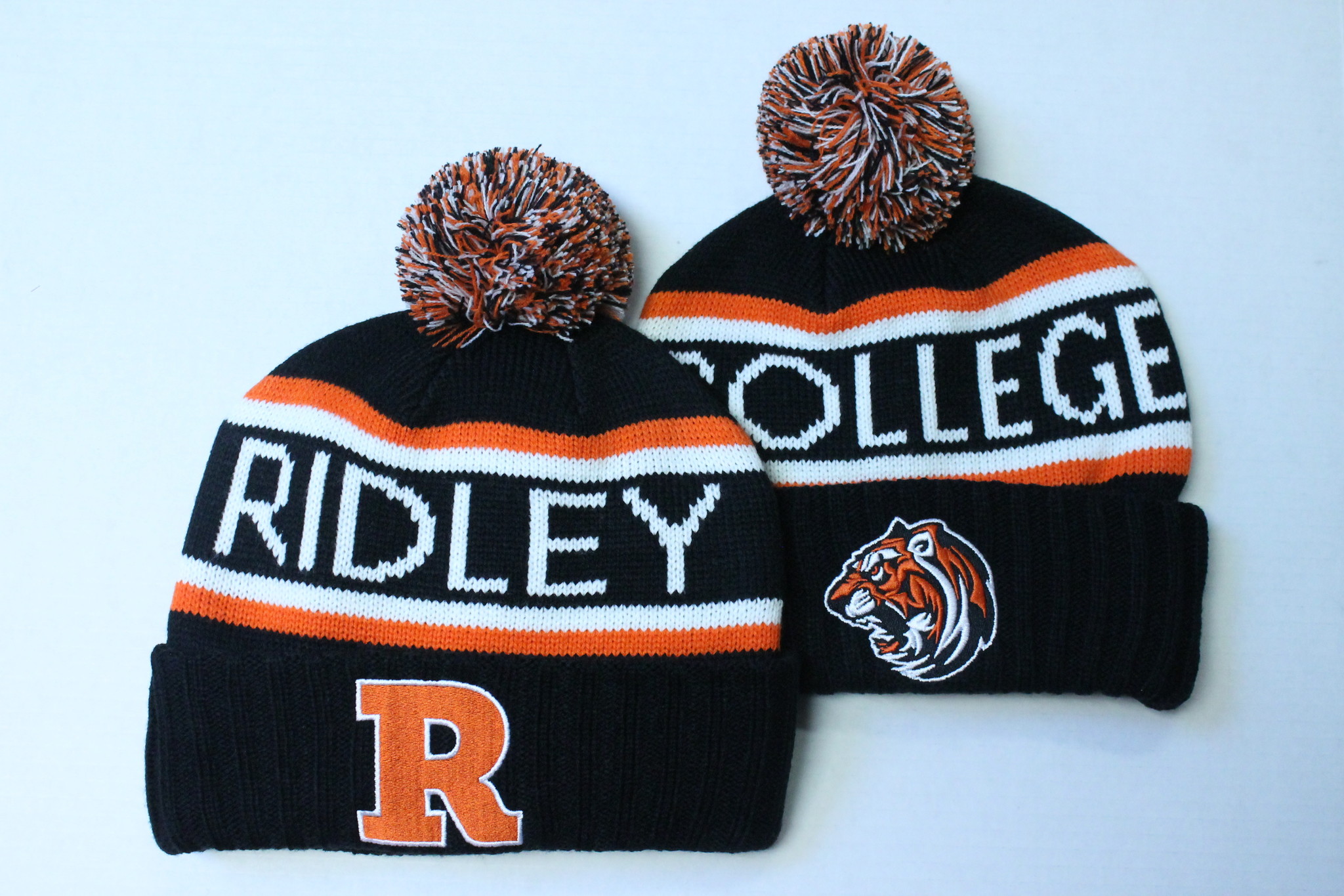 Toque Bardown Black Pom Pom