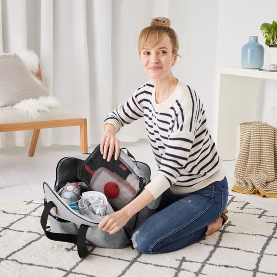 skip hop weekender travel diaper bag