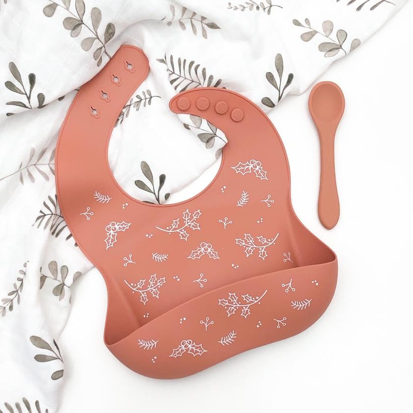 OneChewThree OneChewThree Silicone Catch Bib & Spoon Set - Limited CHRISTMAS Edition