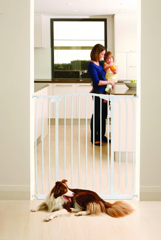 Dreambaby Dreambaby Chelsea Wide Xtra Tall Hallway Swing Closed Security Gate 1M High